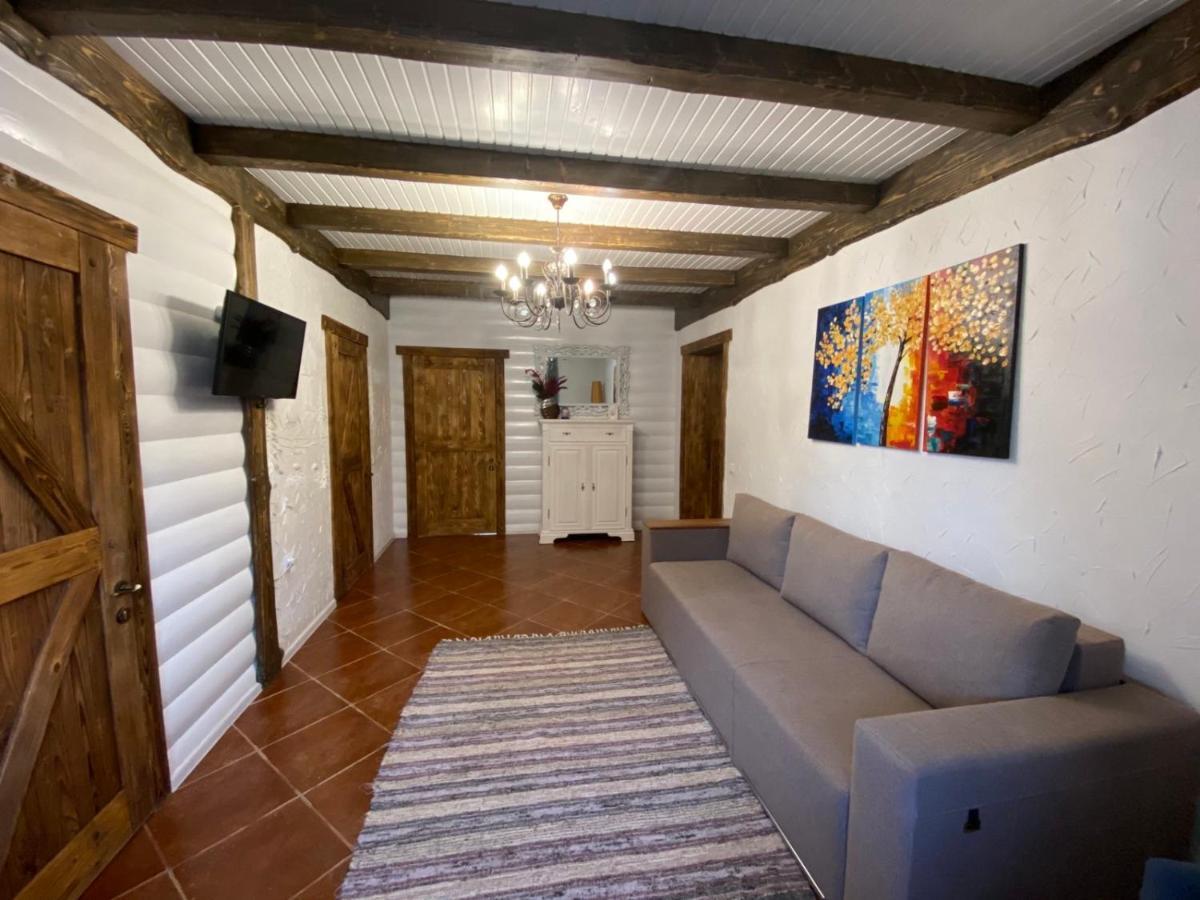 Apple House Villa Mykulychyn Exterior photo
