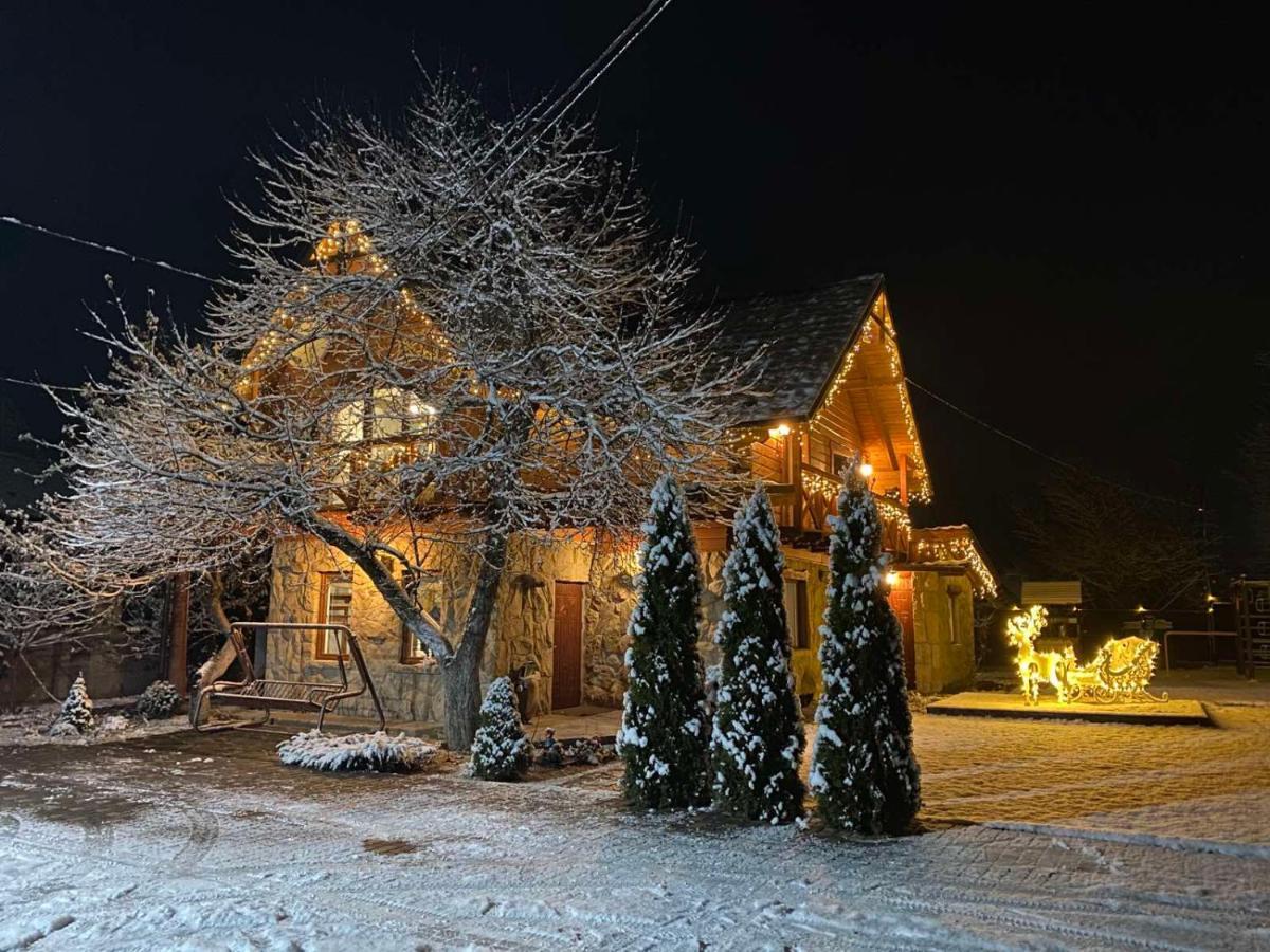 Apple House Villa Mykulychyn Exterior photo